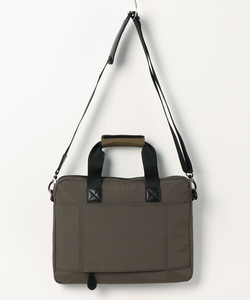 Ted Baker(テッドベーカー)の「FREDS カラーブロック ドキュメント バッグ (ナイロン素材)(ビジネスバッグ・メンズ・カーキ/タン・O/S)」の3枚目の写真