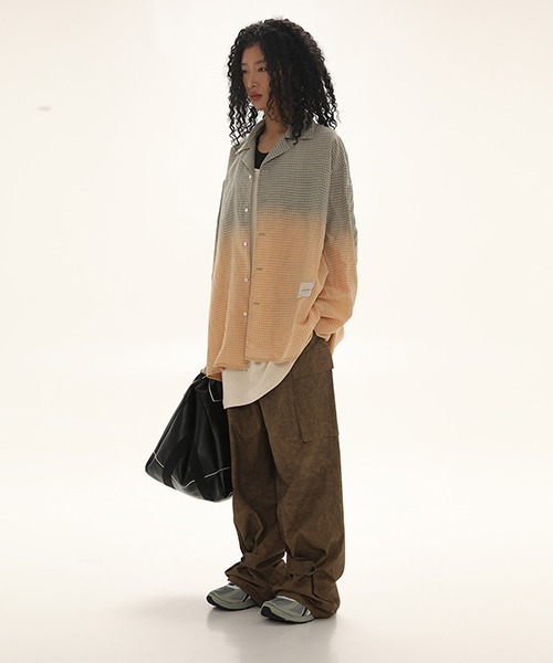 MASONPRINCE(メイソンプリンス)の「【MASONPRINCE】Oversized dyed open collar shirt CS2096(シャツ/ブラウス・メンズ・ライトカーキ/ネイビー・S/L/M)」の4枚目の写真