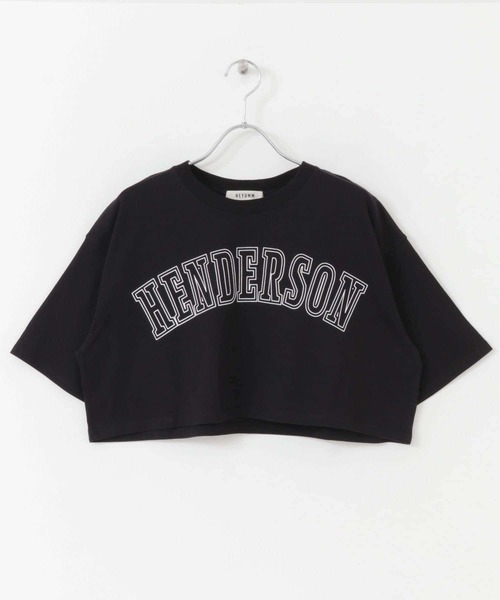 HEYUMM(ヘユム)の「カレッジロゴクロップドTシャツ(Tシャツ/カットソー・レディース・ブラック/イエロー/オフホワイト・ONE)」の1枚目の写真