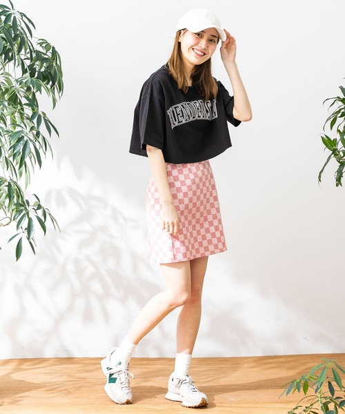 HEYUMM(ヘユム)の「カレッジロゴクロップドTシャツ(Tシャツ/カットソー・レディース・ブラック/イエロー/オフホワイト・ONE)」の15枚目の写真