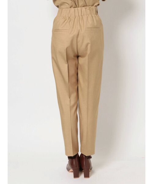 ELENDEEK（エレンディーク）の「ハイウエストテーパードパンツ【セットアップ対応可能】（その他パンツ・レディース・ベージュ/ネイビー/イエロー/ライトベージュ・01/02）」の13枚目の写真