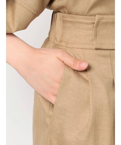 ELENDEEK（エレンディーク）の「ハイウエストテーパードパンツ【セットアップ対応可能】（その他パンツ・レディース・ベージュ/ネイビー/イエロー/ライトベージュ・01/02）」の16枚目の写真