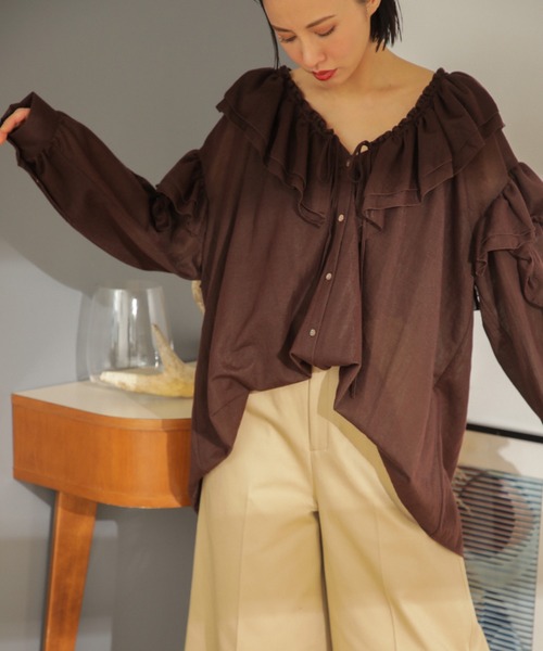 mici（ミチ）の「(mici)フリルシャツ（シャツ/ブラウス・レディース・ブラウン/オレンジ/ブラック・ONE SIZE/FREE）」の3枚目の写真