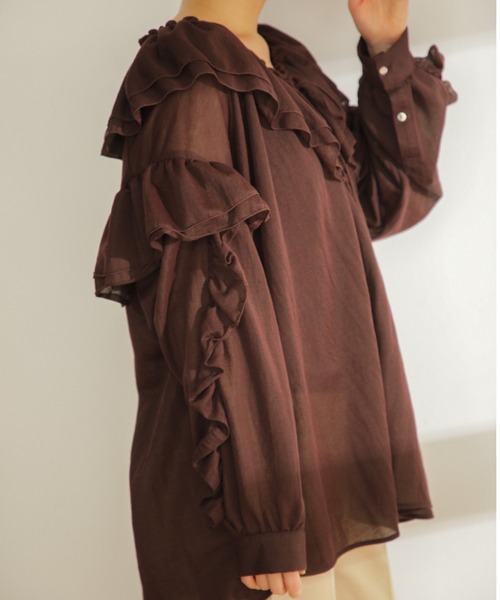 mici（ミチ）の「(mici)フリルシャツ（シャツ/ブラウス・レディース・ブラウン/オレンジ/ブラック・ONE SIZE/FREE）」の10枚目の写真