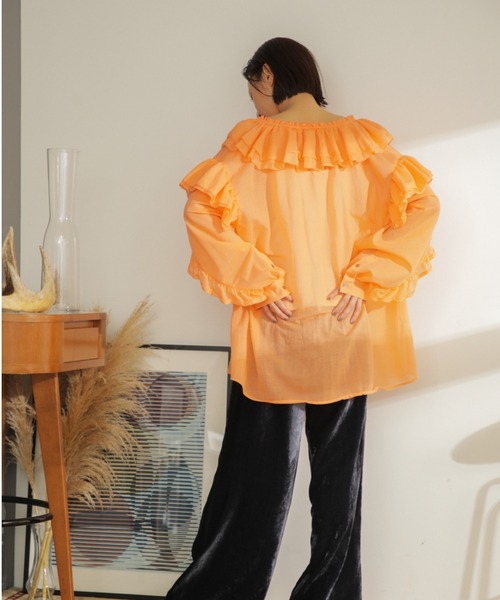 mici（ミチ）の「(mici)フリルシャツ（シャツ/ブラウス・レディース・ブラウン/オレンジ/ブラック・ONE SIZE/FREE）」の6枚目の写真