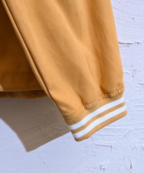 Ritzy(リッツィー)の「ポリピーチスタジアムシャツジャケット(ノーカラージャケット・メンズ・イエロー/グリーン/チャコール・LARGE/MEDIUM/X-LARGE)」の5枚目の写真