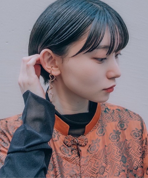 SYKIA（シキア）の「Ancient Snake Earcuff（イヤーカフ・レディース・シルバー/ゴールド・FREE）」の13枚目の写真