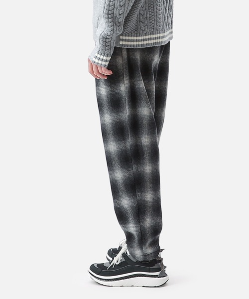SOPHNET.（ソフネット）の「BAGGY TAPERED EASY PANTS（その他パンツ・メンズ・ブラック/ネイビー/オフホワイト・SMALL/MEDIUM/LARGE/X-LARGE）」の5枚目の写真