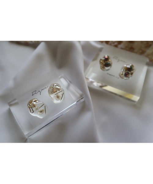 tone(トーン)の「【Figue】clear nuance pierce(MA)(ピアス(両耳用)・レディース・ホワイト/ゴールド・FREE)」の5枚目の写真