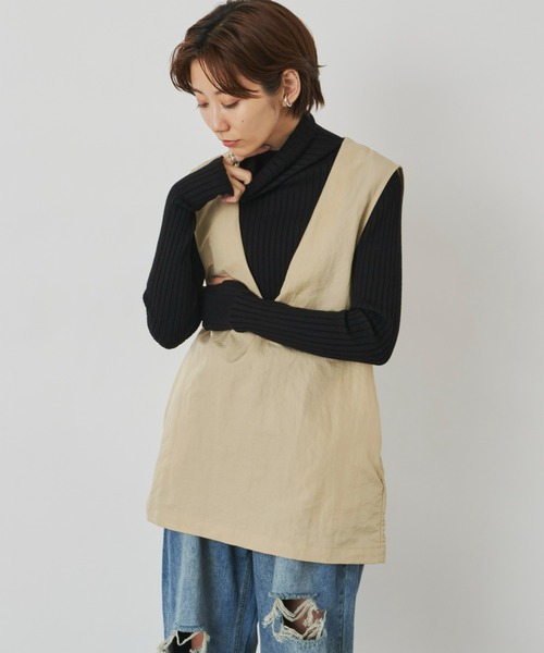 Auntie Rosa Holiday（アンティローザホリデー）の「ナイロン深Vベスト（ベスト・レディース・ブラック/ベージュ/カーキ・FREE）」の5枚目の写真