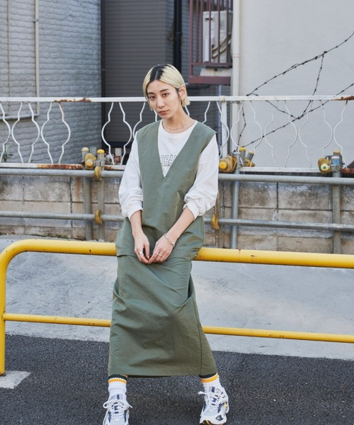 Auntie Rosa Holiday（アンティローザホリデー）の「ナイロン深Vベスト（ベスト・レディース・ブラック/ベージュ/カーキ・FREE）」の19枚目の写真