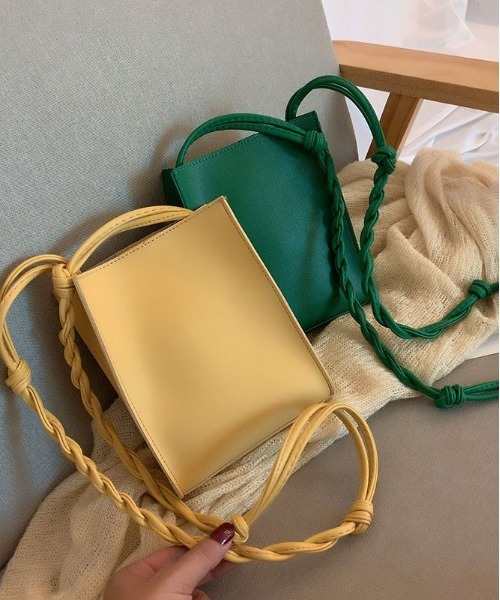 ibeul_(イベール)の「ツイストベルトミニショルダーバッグ(ショルダーバッグ・レディース・ブラック/クリーム/グリーン/ミント/ホワイト・FREE)」の20枚目の写真