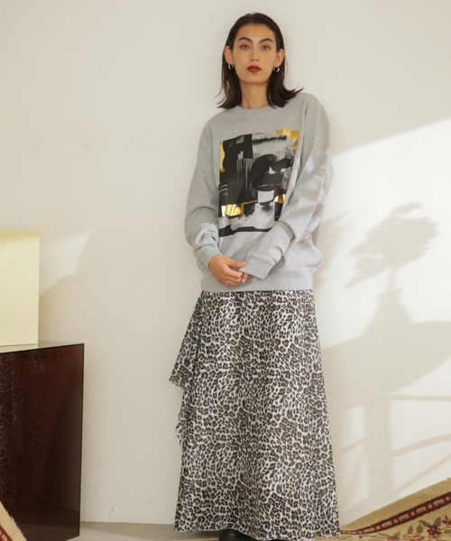 OKIRAKU(オキラク)の「(OKIRAKU×ROSE BUD)メタリックプリントクルーネックスウェット(スウェット・レディース・グリーン/グレー・ONE SIZE)」の6枚目の写真