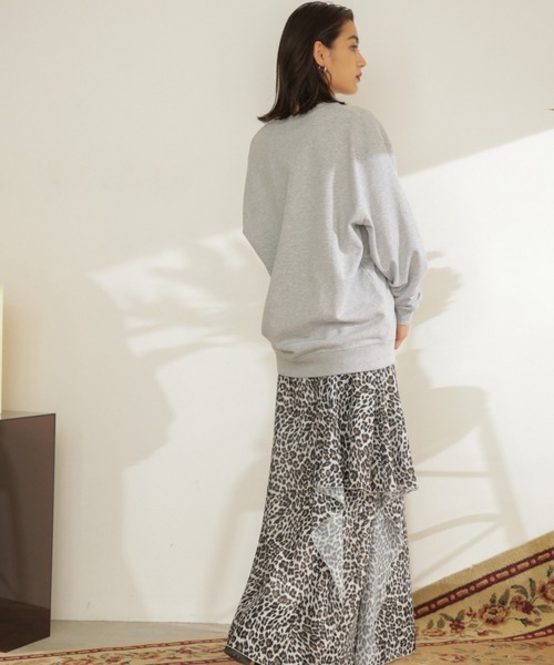 OKIRAKU(オキラク)の「(OKIRAKU×ROSE BUD)メタリックプリントクルーネックスウェット(スウェット・レディース・グリーン/グレー・ONE SIZE)」の3枚目の写真