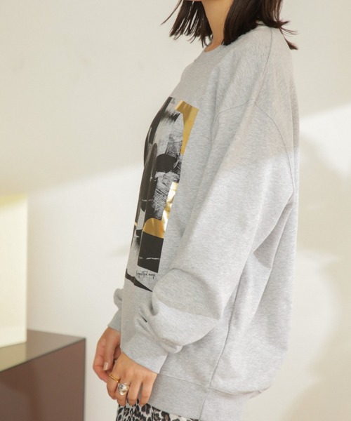 OKIRAKU(オキラク)の「(OKIRAKU×ROSE BUD)メタリックプリントクルーネックスウェット(スウェット・レディース・グリーン/グレー・ONE SIZE)」の12枚目の写真