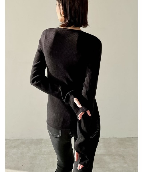 Re:EDIT（リエディ）の「指穴クルーネックリブニットトップス（ニット/セーター・レディース・ブルー/ベージュ/ブラック系その他/オレンジ/モカ/グリーン/ブラック/アイボリー/ブラウン/ライトグレー/イエロー/グリーン系その他/キャメル・LARGE/MEDIUM）」の22枚目の写真