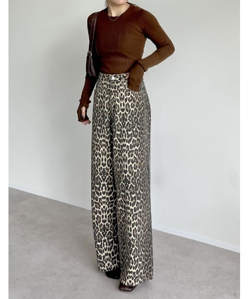 Re:EDIT（リエディ）の「指穴クルーネックリブニットトップス（ニット/セーター・レディース・ブルー/ベージュ/ブラック系その他/オレンジ/モカ/グリーン/ブラック/アイボリー/ブラウン/ライトグレー/イエロー/グリーン系その他/キャメル・LARGE/MEDIUM）」の20枚目の写真