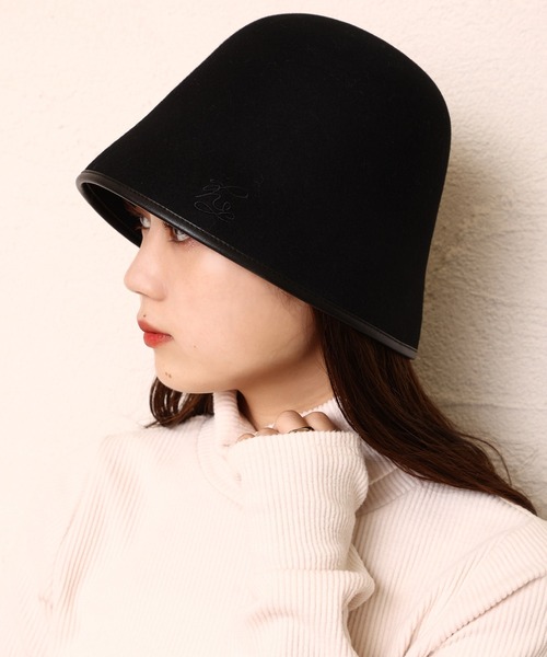 one after another NICE CLAUP（ワンアフターアナザーナイスクラップ）の「NCロゴ刺繍入りクローシュハット（ハット・レディース・アイボリー/ブラック/キャメル・FREE）」の3枚目の写真