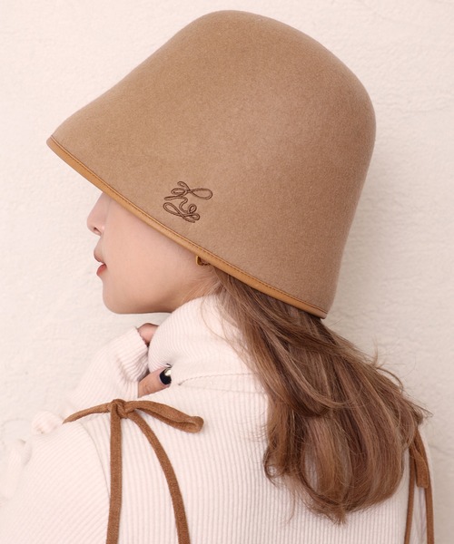 one after another NICE CLAUP（ワンアフターアナザーナイスクラップ）の「NCロゴ刺繍入りクローシュハット（ハット・レディース・アイボリー/ブラック/キャメル・FREE）」の5枚目の写真