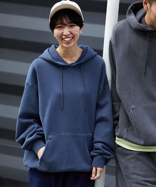 FREAK'S STORE（フリークスストア）の「FREAK'S STORE/フリークスストア HEAVY WEIGHT PIGMENT PIGMENT HOODY/フードパーカー（パーカー・メンズ・チャコール/ネイビー・SMALL/MEDIUM/LARGE）」の3枚目の写真