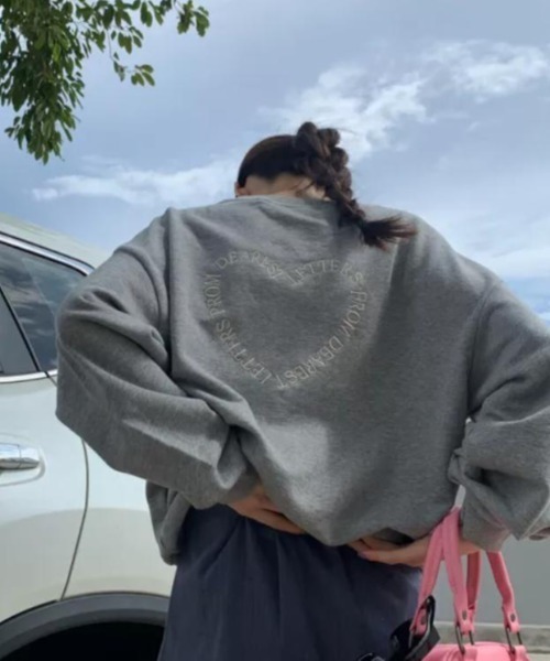 CLEA（クレア）の「バッグハートロゴ刺繍スウェットプルオーバー（スウェット・レディース・ブラック/グレー・FREE）」の2枚目の写真