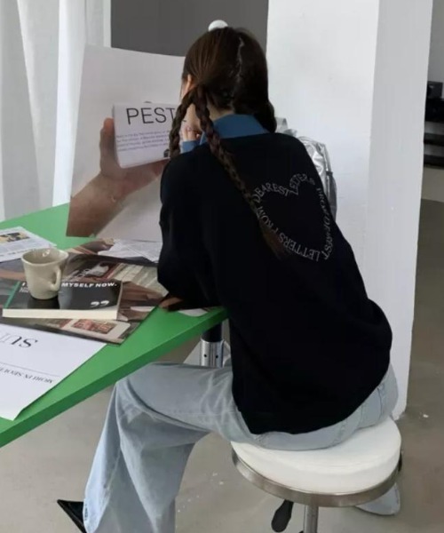 CLEA（クレア）の「バッグハートロゴ刺繍スウェットプルオーバー（スウェット・レディース・ブラック/グレー・FREE）」の11枚目の写真