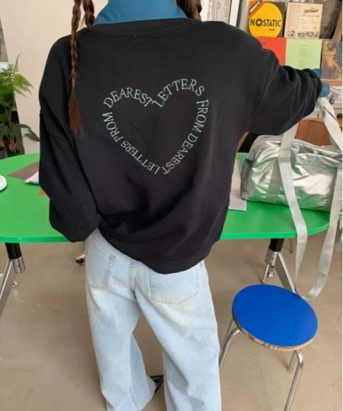 CLEA（クレア）の「バッグハートロゴ刺繍スウェットプルオーバー（スウェット・レディース・ブラック/グレー・FREE）」の3枚目の写真