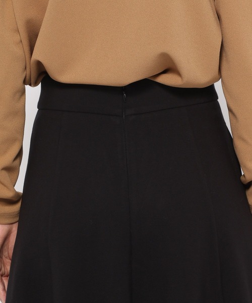 Love,Bonito(ラブボニート)の「ギャビー パネル フレアスカート(スカート・レディース・カーキ系/ブラック・SMALL/MEDIUM/LARGE/X-SMALL)」の4枚目の写真