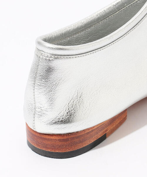 TOMORROWLAND (トゥモローランド)の「Martiniano BOOTIE メタリックフラットシューズ(その他シューズ・レディース・シルバー系その他・37)」の7枚目の写真