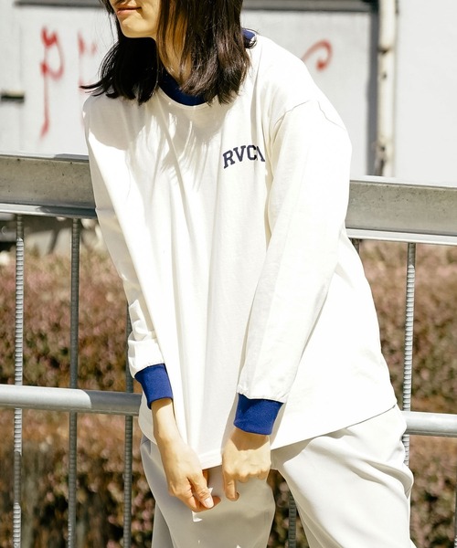 RVCA（ルーカ）の「RVCA レディース  ARCHED RVCA LONG SLEECE RINGER TEE ロングスリーブＴシャツ【2023年春夏モデル】/ルーカバックプリントロゴ長袖ロンT（Tシャツ/カットソー・レディース・ブルー/ブラック/ホワイト・LARGE/SMALL/MEDIUM）」の14枚目の写真