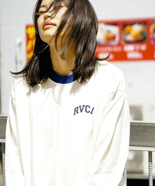 RVCA（ルーカ）の「RVCA レディース  ARCHED RVCA LONG SLEECE RINGER TEE ロングスリーブＴシャツ【2023年春夏モデル】/ルーカバックプリントロゴ長袖ロンT（Tシャツ/カットソー・レディース・ブルー/ブラック/ホワイト・LARGE/SMALL/MEDIUM）」の11枚目の写真