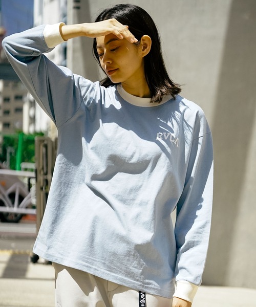 RVCA（ルーカ）の「RVCA レディース  ARCHED RVCA LONG SLEECE RINGER TEE ロングスリーブＴシャツ【2023年春夏モデル】/ルーカバックプリントロゴ長袖ロンT（Tシャツ/カットソー・レディース・ブルー/ブラック/ホワイト・LARGE/SMALL/MEDIUM）」の22枚目の写真