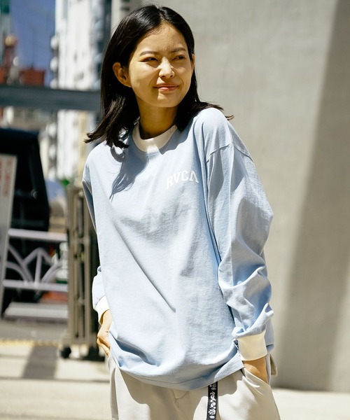 RVCA（ルーカ）の「RVCA レディース  ARCHED RVCA LONG SLEECE RINGER TEE ロングスリーブＴシャツ【2023年春夏モデル】/ルーカバックプリントロゴ長袖ロンT（Tシャツ/カットソー・レディース・ブルー/ブラック/ホワイト・LARGE/SMALL/MEDIUM）」の20枚目の写真