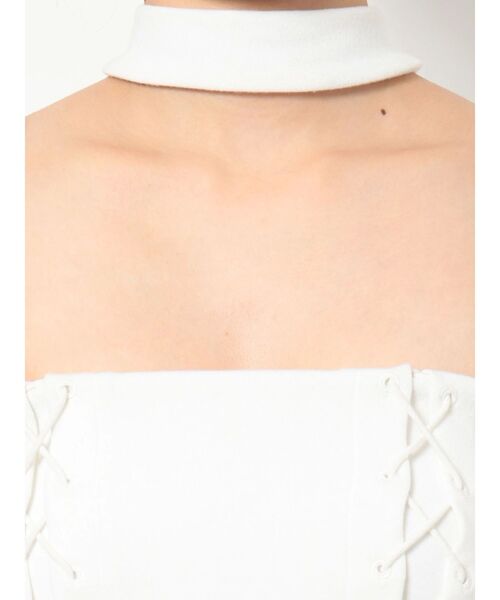 GYDA（ジェイダ）の「レースアップデザインチョーカーベアTOPS