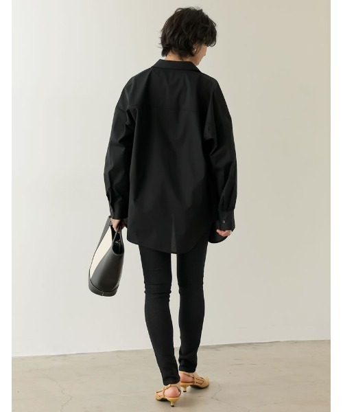 Re:EDIT(リエディ)の「ベーシックオーバーサイズシャツ(シャツ/ブラウス・レディース・ライトパープル/ライトブルー/ブラック/オフホワイト・MEDIUM/LARGE)」の10枚目の写真