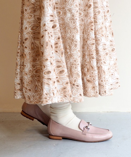 あしながおじさん（アシナガオジサン）の「ビットローファー　2410155（ローファー・レディース・オフホワイト/ブラック/グレイッシュベージュ/グレー/ダークブラウン/ブラウン/サンドベージュ/ネイビー/アイボリー・23.5cm/24.5cm/24.0cm/23.0cm/22.5cm）」の7枚目の写真