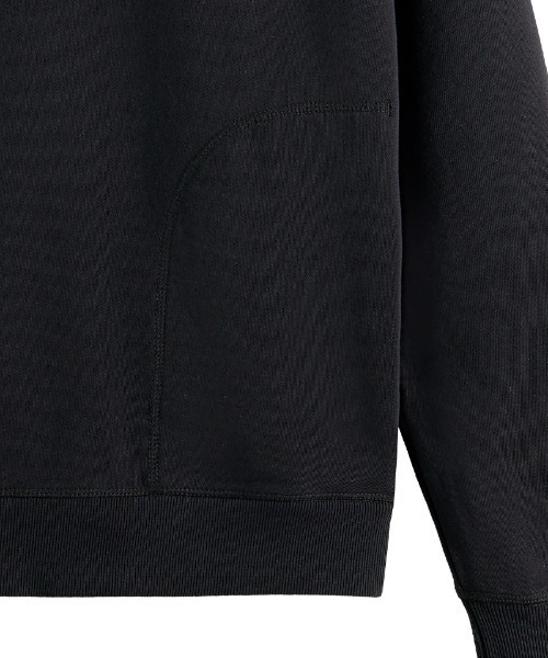 SCOTCH&SODA（スコッチアンドソーダ）の「フローラル オーガニックフーディ【172071】（パーカー・メンズ・ブラック・SMALL/LARGE/MEDIUM）」の5枚目の写真