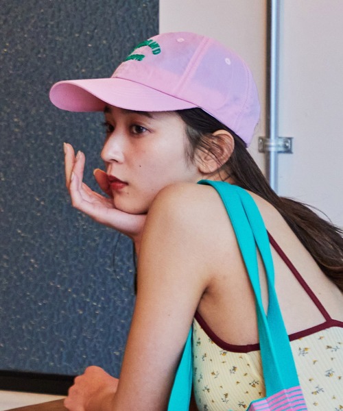 ALTROSE（アルトローズ）の「キャップ [アクティブ]（キャップ・レディース・パープル/ピンク・FREE）」の2枚目の写真