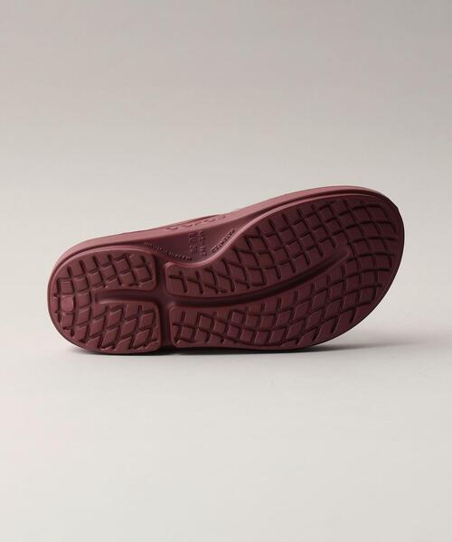 OOFOS（ウーフォス）の「＜OOFOS＞ Ooriginal（サンダル・レディース・ダークグレー/ワインレッド/ブラック/ライトブルー・23cm/24cm/25cm）」の9枚目の写真