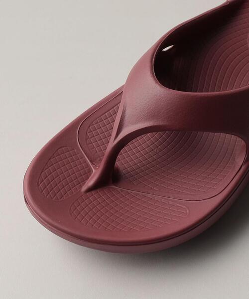 OOFOS（ウーフォス）の「＜OOFOS＞ Ooriginal（サンダル・レディース・ダークグレー/ワインレッド/ブラック/ライトブルー・23cm/24cm/25cm）」の10枚目の写真