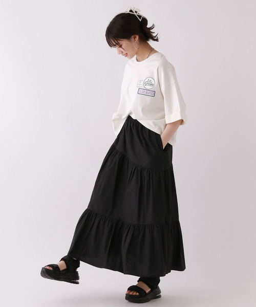 repipi armario(レピピ アルマリオ)の「コットンティアードロングスカート(スカート・キッズ・ホワイト/ブラック・SMALL/MEDIUM/LARGE)」の3枚目の写真