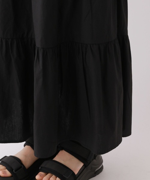 repipi armario(レピピ アルマリオ)の「コットンティアードロングスカート(スカート・キッズ・ホワイト/ブラック・SMALL/MEDIUM/LARGE)」の6枚目の写真