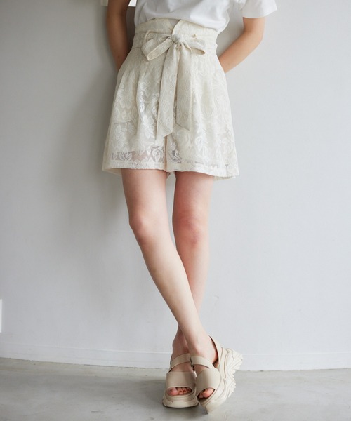 mysty woman（ミスティウーマン）の「ベルトツキアソートショートパンツ 197362（その他パンツ・レディース・チャコールグレー/ブラウン/ホワイト系その他・FREE）」の2枚目の写真