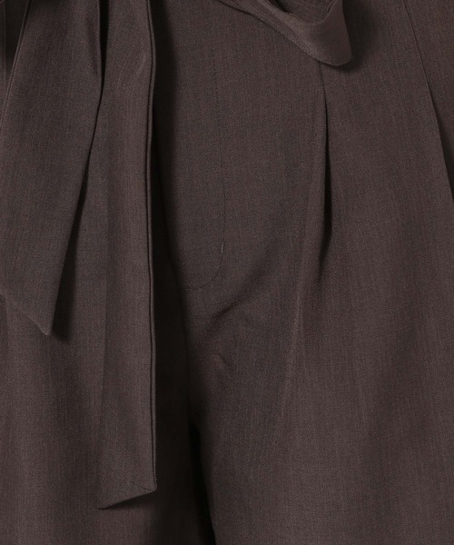 mysty woman（ミスティウーマン）の「ベルトツキアソートショートパンツ 197362（その他パンツ・レディース・チャコールグレー/ブラウン/ホワイト系その他・FREE）」の5枚目の写真