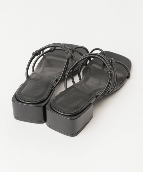 A part by（アパートバイ）の「ナローストラップサンダル（サンダル・レディース・アイボリー/ブラック・MEDIUM/LARGE）」の13枚目の写真