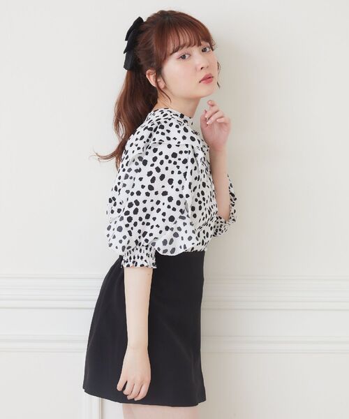 ems excite（エムズエキサイト）の「2wayアソートフリルBL（シャツ/ブラウス・レディース・アニマル/ホワイト/ブラック/ブラック系その他・FREE）」の11枚目の写真
