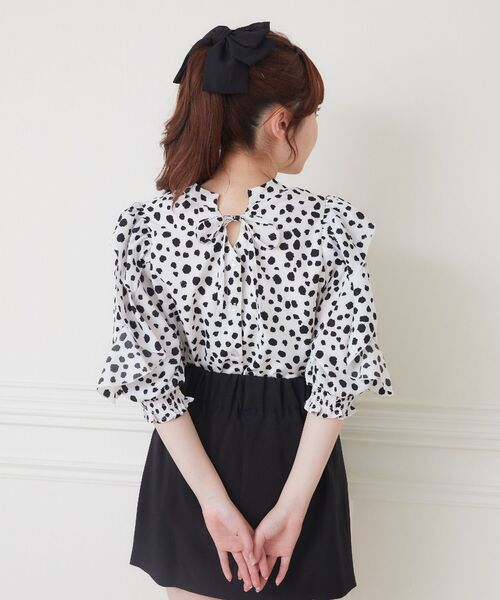 ems excite（エムズエキサイト）の「2wayアソートフリルBL（シャツ/ブラウス・レディース・アニマル/ホワイト/ブラック/ブラック系その他・FREE）」の14枚目の写真