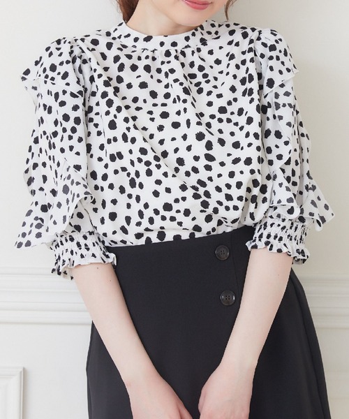 ems excite（エムズエキサイト）の「2wayアソートフリルBL（シャツ/ブラウス・レディース・アニマル/ホワイト/ブラック/ブラック系その他・FREE）」の4枚目の写真