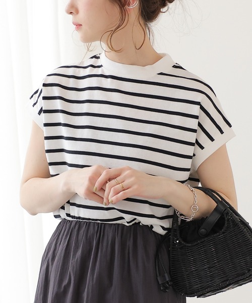 frames RAY CASSIN(フレームスレイカズン)の「WEB限定 USAコットンモックネックフレンチスリーブTシャツ(Tシャツ/カットソー・レディース・ブラック/ネイビー系/オフホワイト/ベージュ/レッド/レッド系その他/ブルー/ブラック系・FREE)」の4枚目の写真