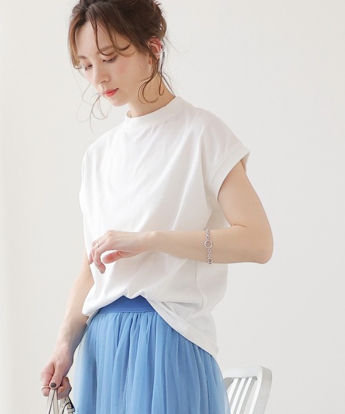 frames RAY CASSIN(フレームスレイカズン)の「WEB限定 USAコットンモックネックフレンチスリーブTシャツ(Tシャツ/カットソー・レディース・ブラック/ネイビー系/オフホワイト/ベージュ/レッド/レッド系その他/ブルー/ブラック系・FREE)」の2枚目の写真